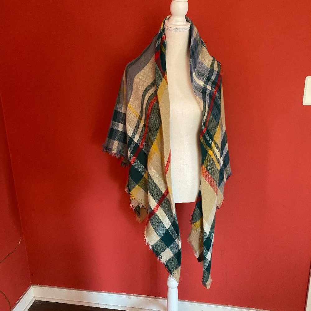 Large wool scarf/wrap - Picture 3 of 5
